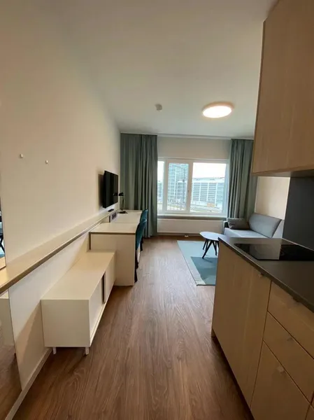 Zuhause mit modernisiertem 1-Zimmer-Grundriss in Berlin — photo 1